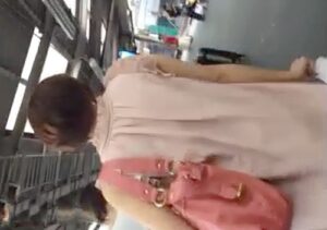 《盗撮動画》某撮り師「ドスケベ下着履いた可愛ギャルと遭遇したときのラッキー感は異常ｗ」→動画がこちら