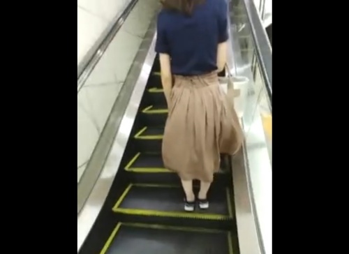 《盗撮動画》危険人物「今からこの清楚系女子のスカートをめくる」→ヤバいことになってしまう…