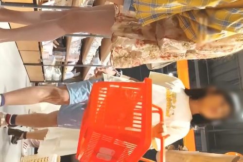 《盗撮動画》閲覧自己責任 ”絶対に撮ってはいけないモノ”を記録した逆さ撮りパンチラ動画が激ヤバい