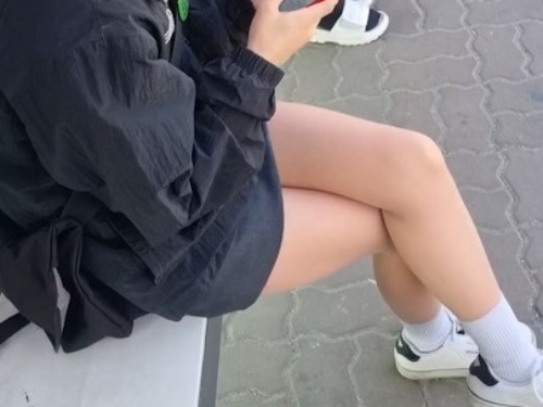 《盗撮動画》俺変態「JKの生足最高ｗ」→スマホカメラで隠し撮りしまくった結果がこちら・・・