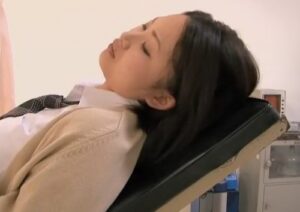 《盗撮動画》「生理が遅れてて…」痴漢診療所を訪れた不運な美少女JKの末路をご覧ください