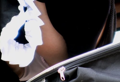 《盗撮動画》若いギャル達が立ち寄る有名観光スポット近辺でパンチラ盗撮！みんな無防備すぎて草なんだが...