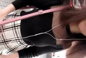 《盗撮動画》声掛け顔撮り → エスカでスカめくパンチラ撮りという黄金パターン！これできる奴が日本に何人いる？